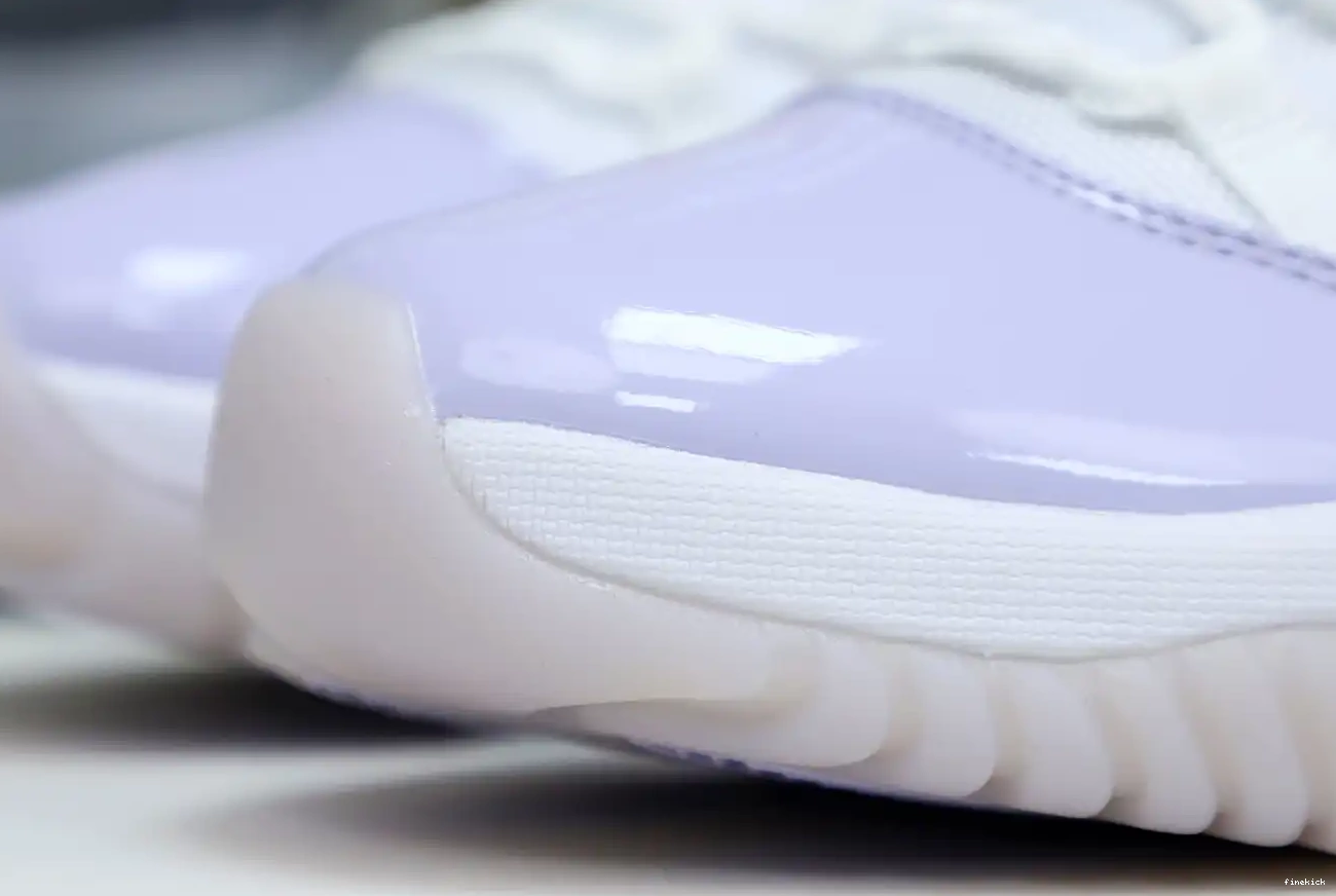 11 PURE VIOLET AIR LOW JORDAN 0506